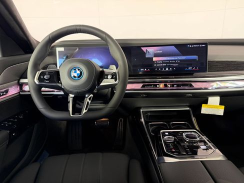 New 2026 BMW 750e xDrive w/ Executive Package image 31