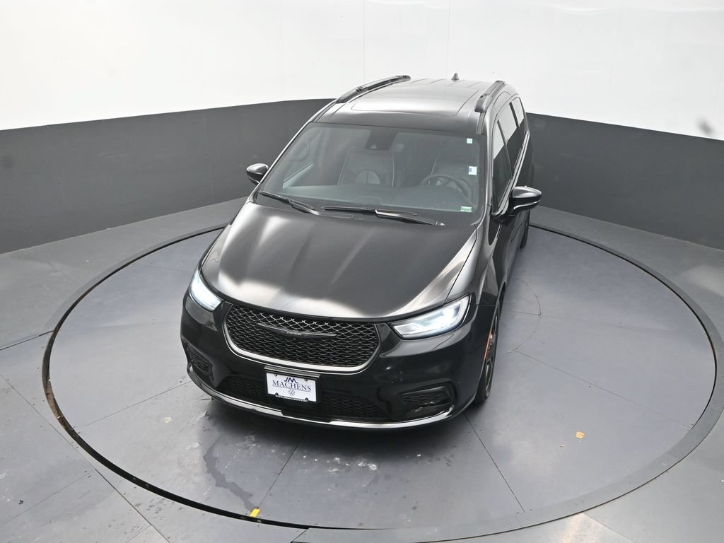Used 2025 Chrysler Pacifica Limited FWD image 15