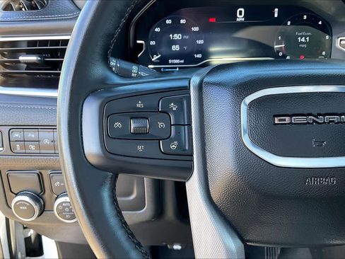 Used 2024 GMC Yukon XL Denali image 23