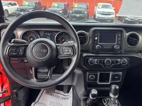 Used 2018 Jeep Wrangler Unlimited Sport image 9