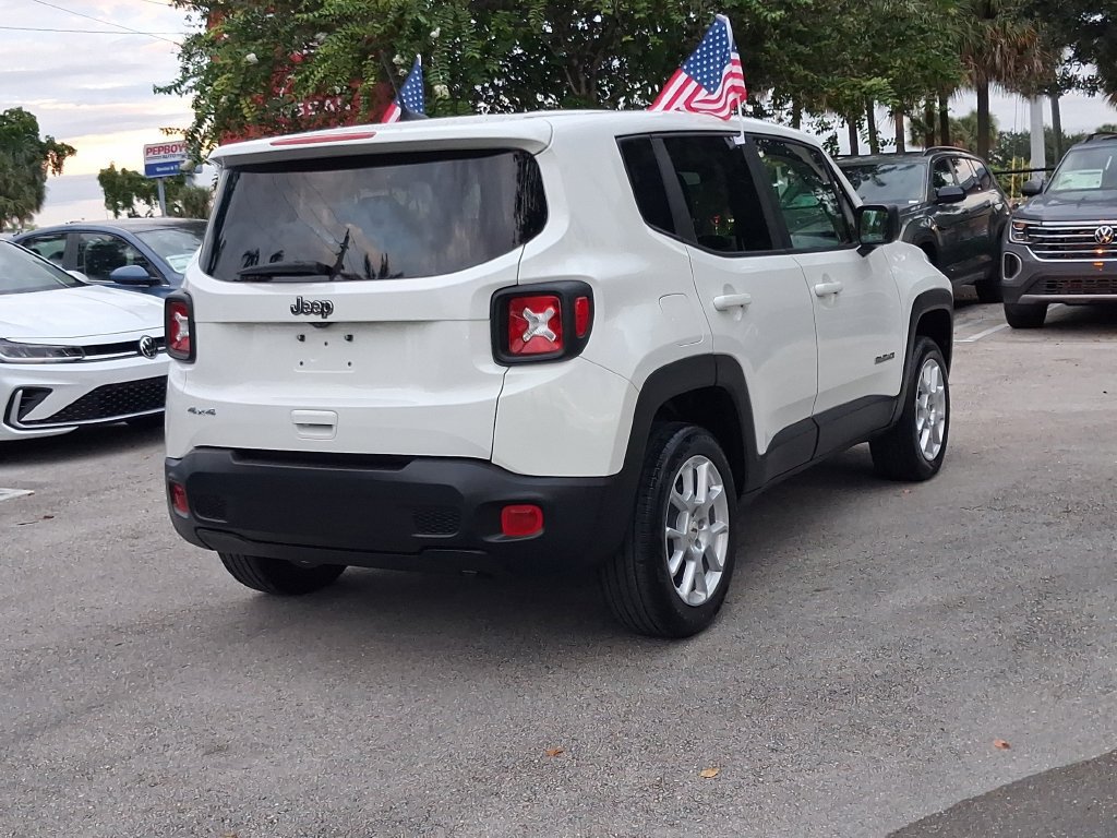 Used 2023 Jeep Renegade Latitude AWD/4WD image 10