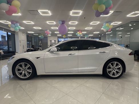 Used 2020 Tesla Model S Long Range Plus image 4