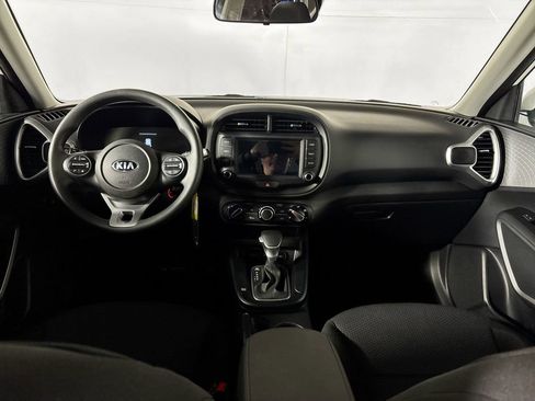 Certified 2025 Kia Soul LX image 13