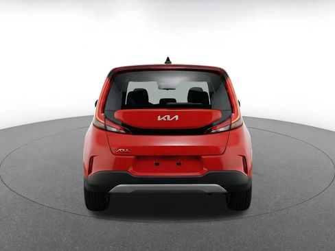Used 2025 Kia Soul LX w/ LX Technology Package FWD image 8