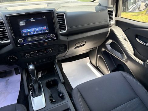 Used 2023 Nissan Frontier SV w/ SV Convenience Package AWD/4WD image 8