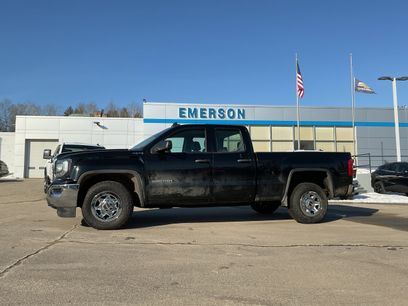 Used 2017 GMC Sierra 1500 4x4 Double Cab w/ Sierra Convenience Package