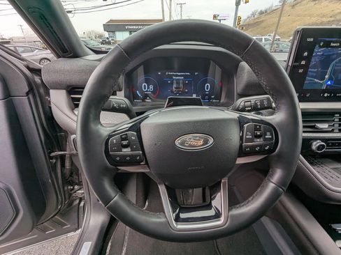 Used 2025 Ford Explorer Platinum w/ LUX Leather Package AWD/4WD image 17