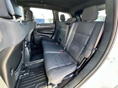 Used 2018 Jeep Grand Cherokee Laredo RWD image 11