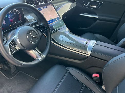Used 2025 Mercedes-Benz GLC 300 image 14