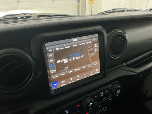 Used 2022 Jeep Wrangler Unlimited Sport AWD/4WD image 12