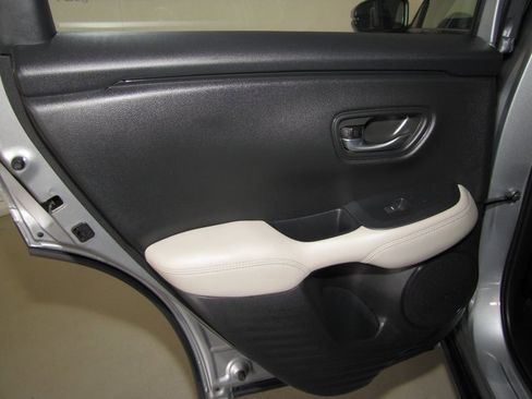 Certified 2025 Honda HR-V LX image 12