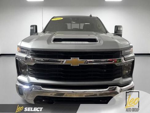 Used 2025 Chevrolet Silverado 3500 LT w/ Safety Package AWD/4WD image 2