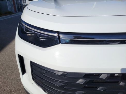 New 2026 Volkswagen Tiguan S FWD image 24