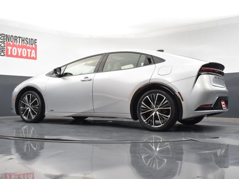 Used 2023 Toyota Prius XLE image 28