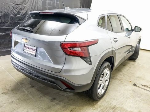 Used 2024 Chevrolet Trax LS w/ Driver Confidence Package image 7