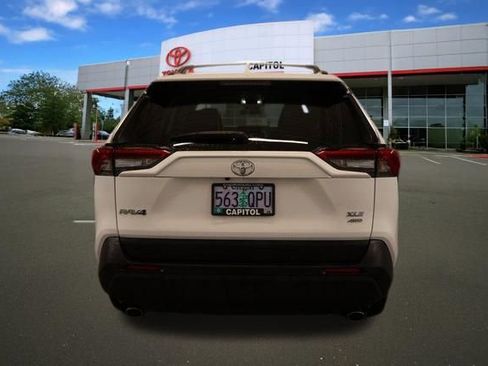 Used 2025 Toyota RAV4 XLE image 4