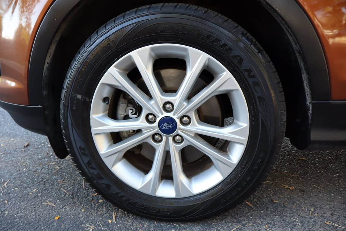 Used 2017 Ford Escape SE AWD/4WD image 41