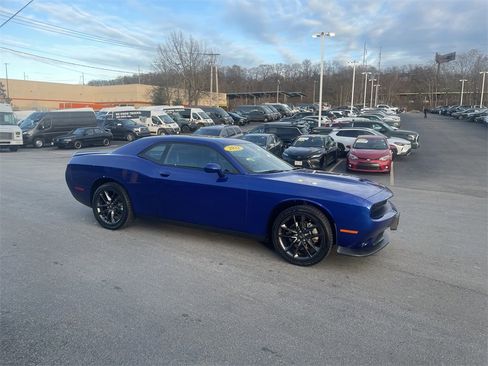 Used 2022 Dodge Challenger GT w/ Plus Package image 6
