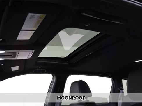 Used 2025 Honda CR-V Sport Touring image 4