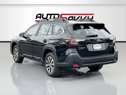 Used 2023 Subaru Outback AWD/4WD image 5