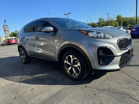 Used 2021 Kia Sportage LX FWD image 3