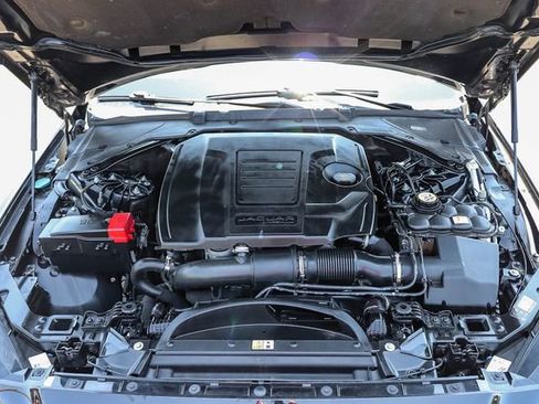 Used 2018 Jaguar XE RWD image 33