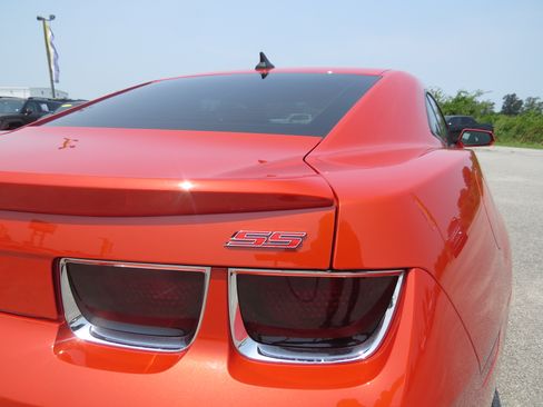 Used 2010 Chevrolet Camaro SS w/ RS Package RWD image 10