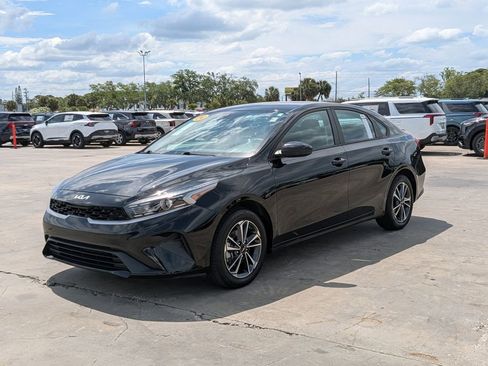 Certified 2024 Kia Forte LXS FWD image 4