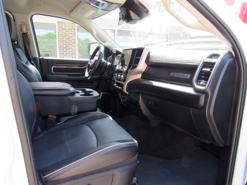 Used 2024 RAM 2500 Laramie w/ Safety Group AWD/4WD image 33