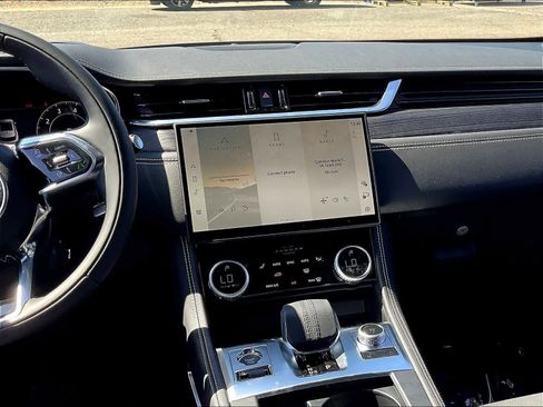 New 2026 Jaguar F-PACE R-Dynamic S image 6