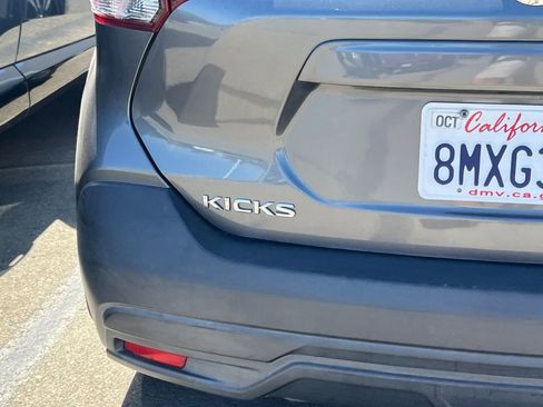 Used 2019 Nissan Kicks SV FWD image 9