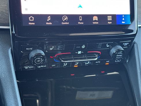 New 2025 Jeep Grand Cherokee Limited w/ Black Appearance Package image 20