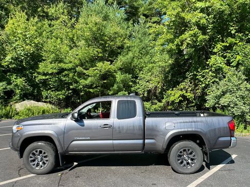 Certified 2022 Toyota Tacoma SR5 w/ SR5 Appearance Package (SM) AWD/4WD image 27