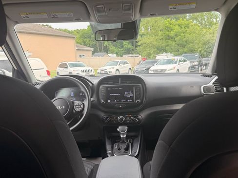 Used 2023 Kia Soul LX w/ Option Group 015 FWD image 20