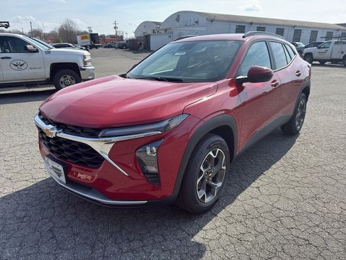 New 2026 Chevrolet Trax LT w/ Driver Confidence Package FWD image 2