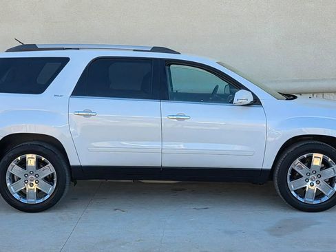 Used 2017 GMC Acadia Limited SLT image 2