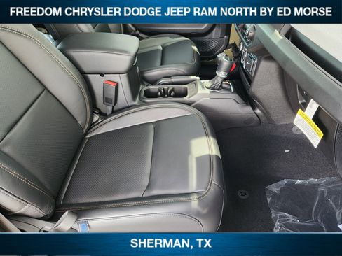 New 2025 Jeep Gladiator Sport image 9