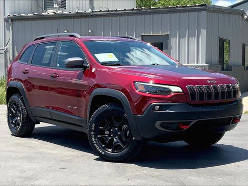 Used 2020 Jeep Cherokee Trailhawk w/ Comfort/Convenience Group AWD/4WD image 34