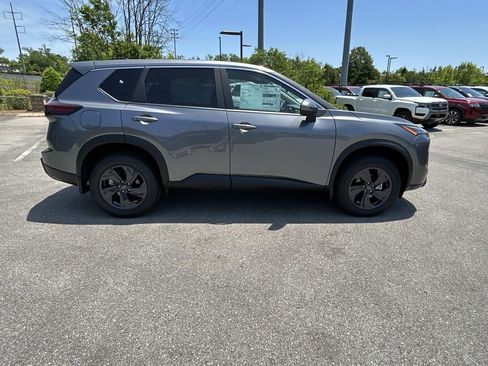 New 2026 Nissan Rogue SV FWD image 8