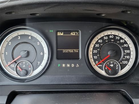 Used 2015 RAM 1500 Classic SLT image 26