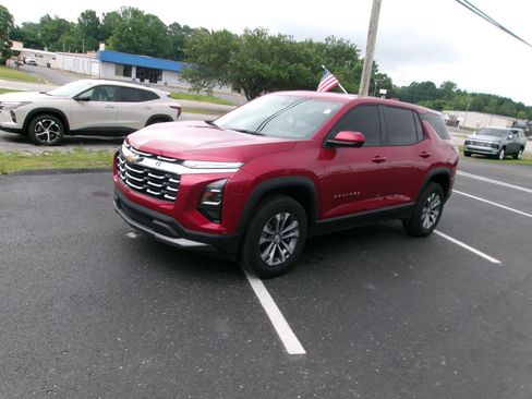 Used 2026 Chevrolet Equinox LT w/ Convenience Package II FWD image 7