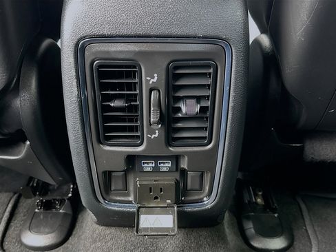 Used 2022 Jeep Grand Cherokee Limited image 17