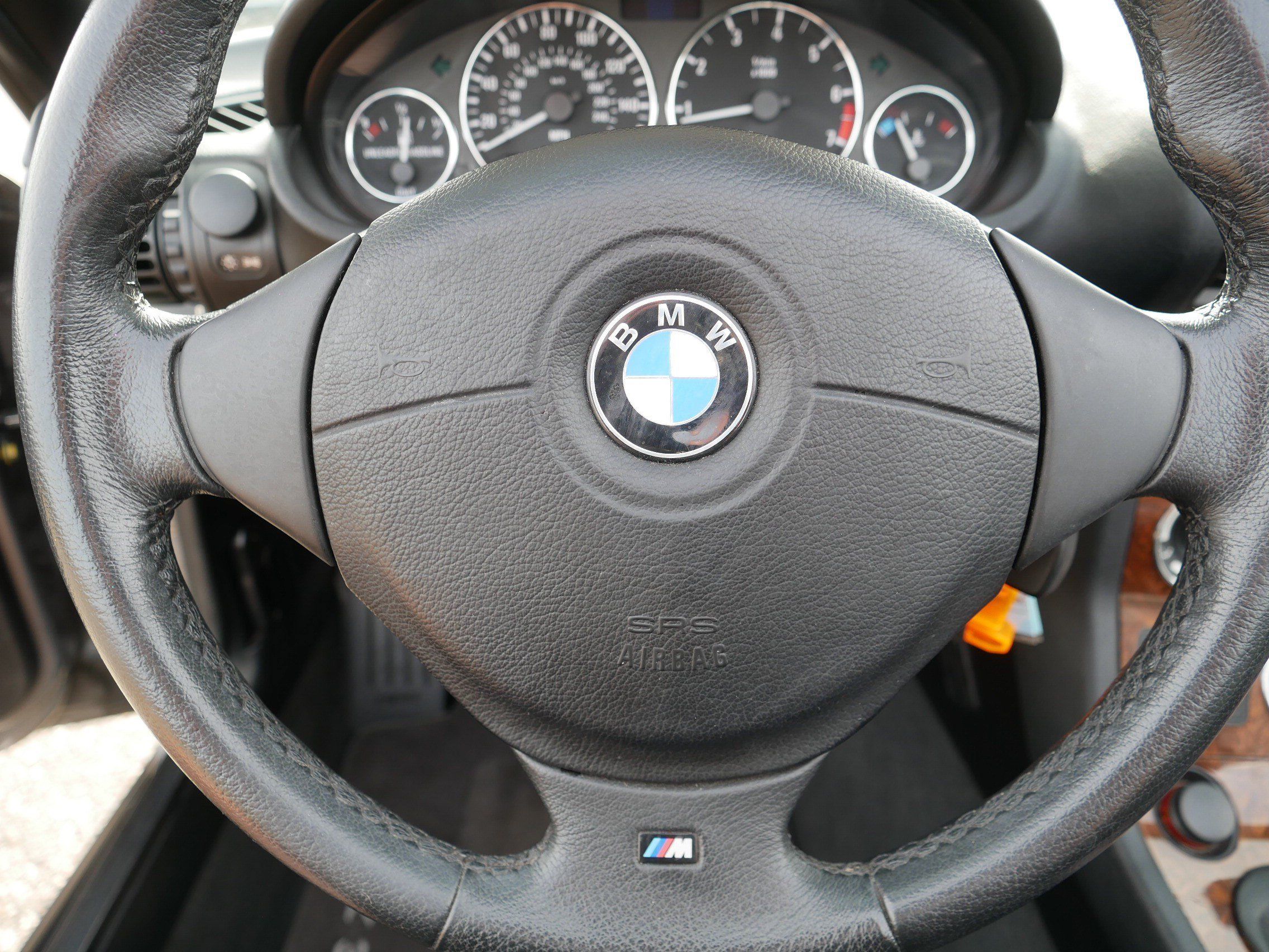 Used 2002 BMW Z3 2.5i RWD image 25