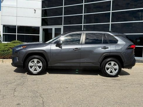 Used 2021 Toyota RAV4 XLE AWD/4WD image 6