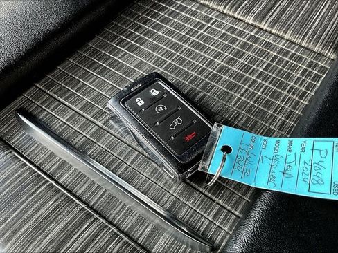 Used 2024 Jeep Wagoneer L Series II w/ Flexible Seating Group AWD/4WD image 33