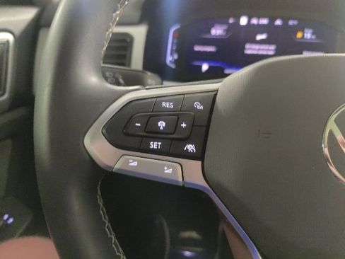 Used 2023 Volkswagen Atlas SEL AWD/4WD image 26