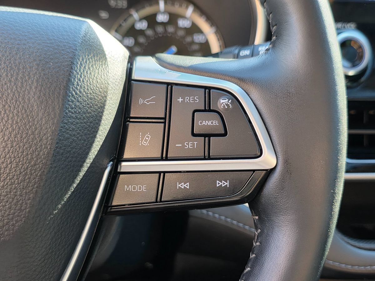 Used 2021 Toyota Highlander Platinum AWD/4WD image 40