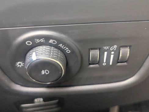 Used 2023 Jeep Grand Cherokee Summit image 40