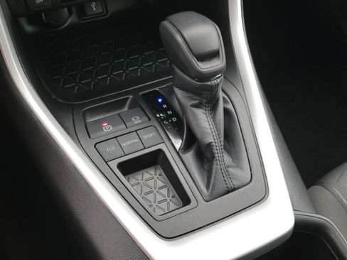 Certified 2022 Toyota RAV4 XLE image 25