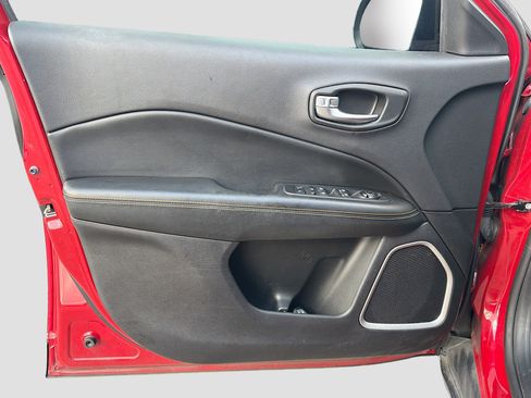 Used 2018 Jeep Compass Latitude w/ Popular Equipment Group image 21